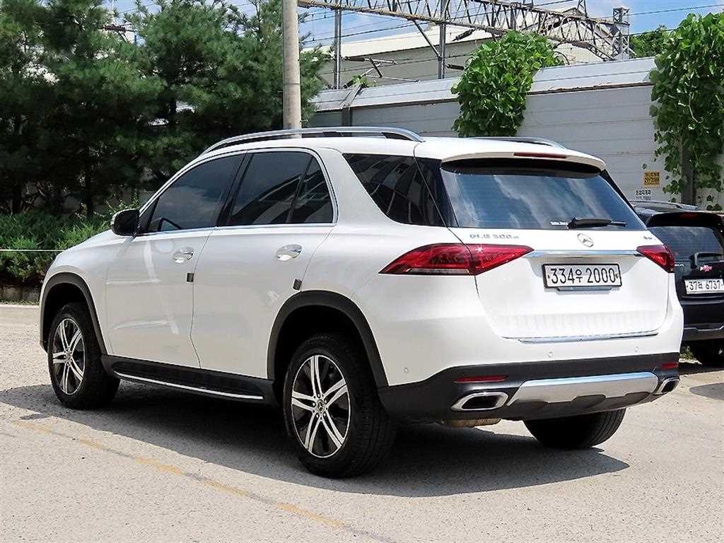 벤츠 GLE 클래스 GLE 클래스 W167 GLE 300d 4MATIC 이미지 3