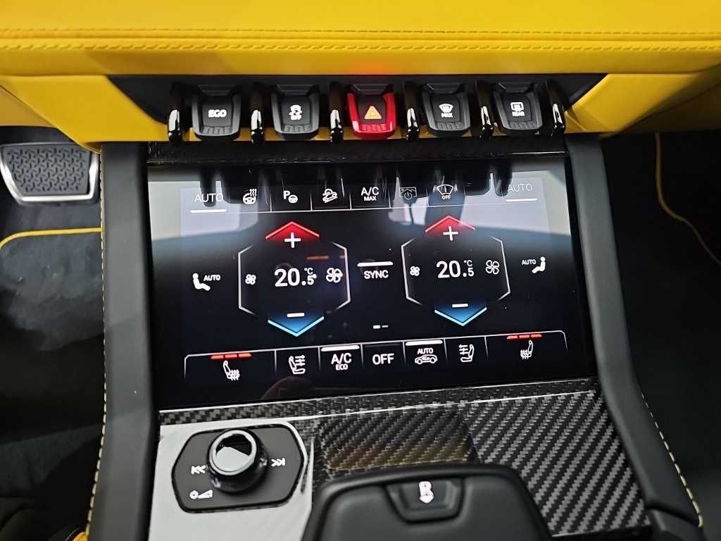 람보르기니 우루스 4.0 V8 SE PHEV 이미지 10