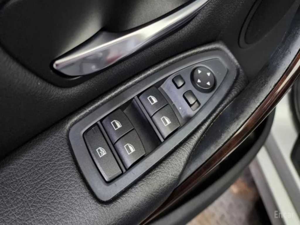 BMW 3시리즈 3시리즈 (F30) 320d 이미지 13