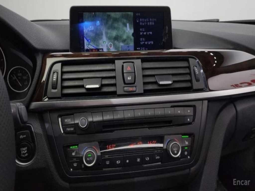 BMW 3시리즈 3시리즈 (F30) 320d 이미지 18