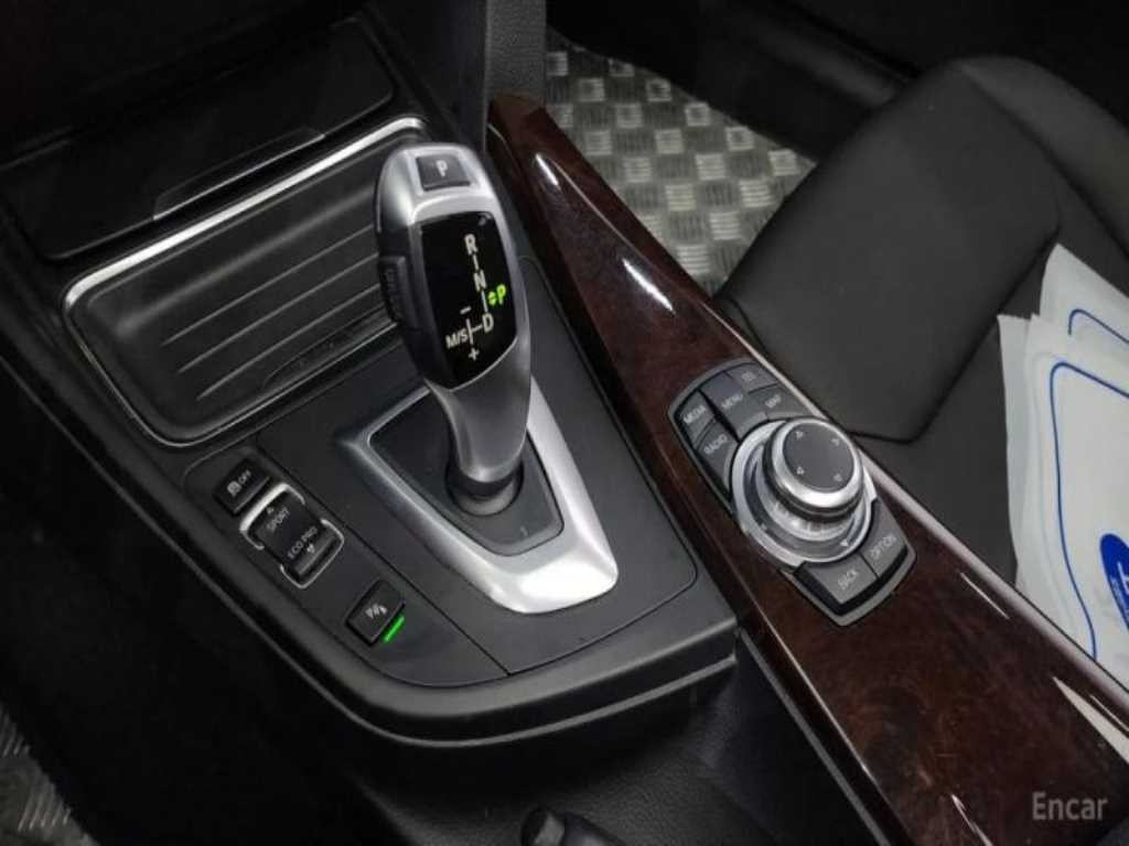BMW 3시리즈 3시리즈 (F30) 320d 이미지 9