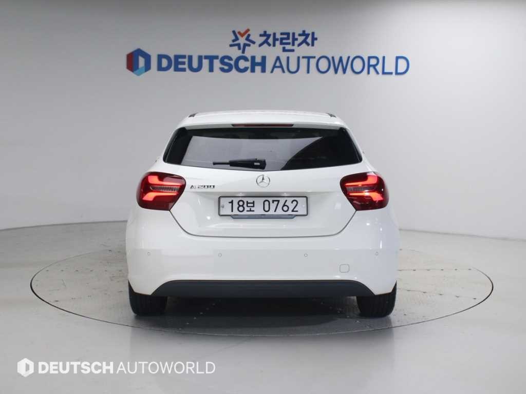 벤츠 A 클래스 A클래스 W176 A200 이미지 4