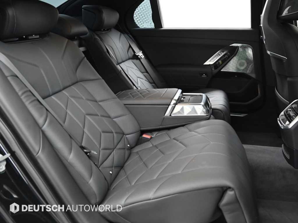 BMW 7시리즈 7시리즈 (G70) 750e xDrive M 스포츠 이미지 12