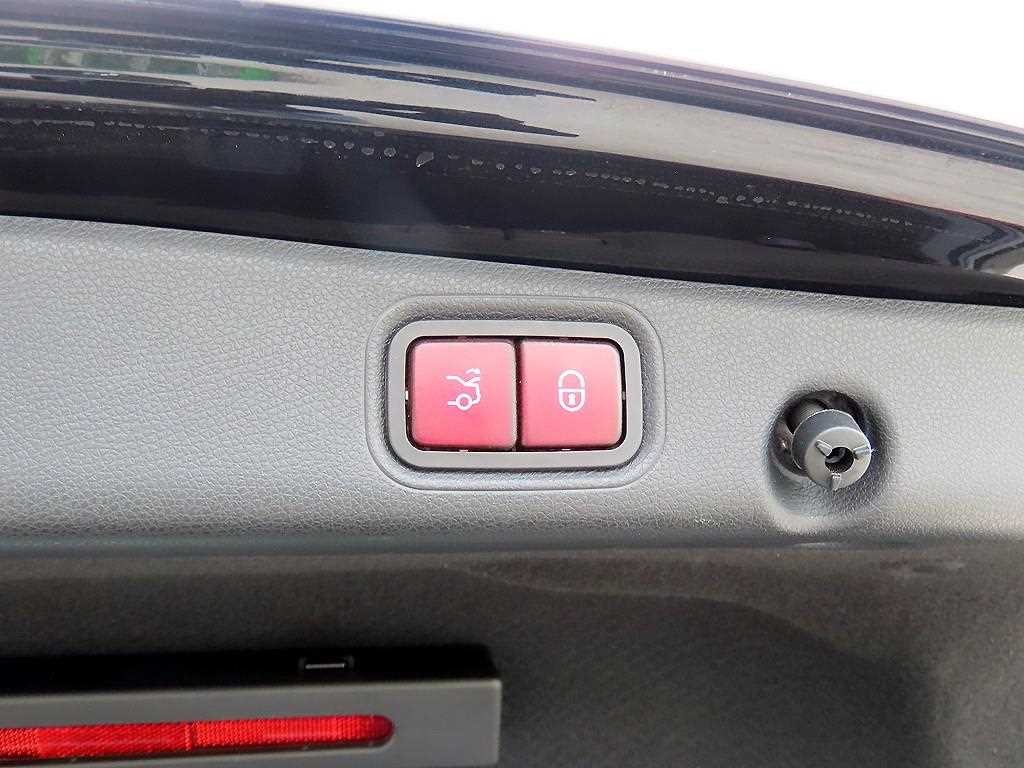 벤츠 E 클래스 E-클래스 W213 E220d 4MATIC AMG라인 이미지 16