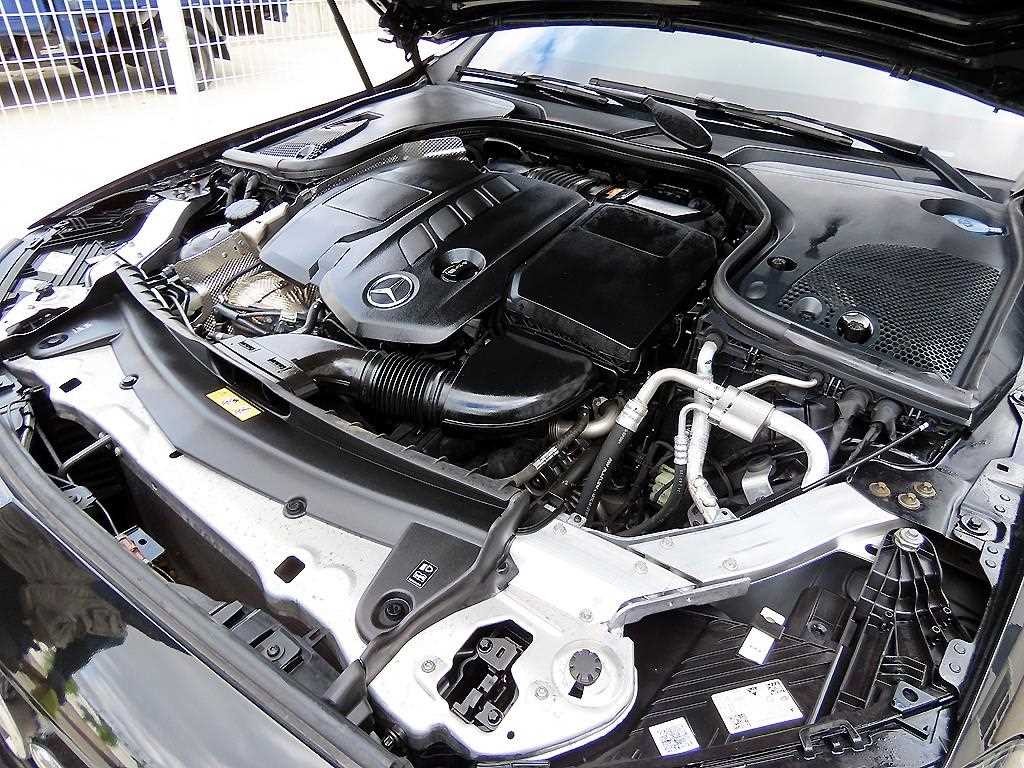 벤츠 E 클래스 E-클래스 W213 E220d 4MATIC AMG라인 이미지 19