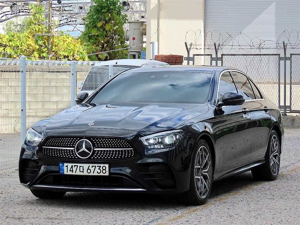 벤츠 E 클래스 E-클래스 W213 E220d 4MATIC AMG라인 이미지 2