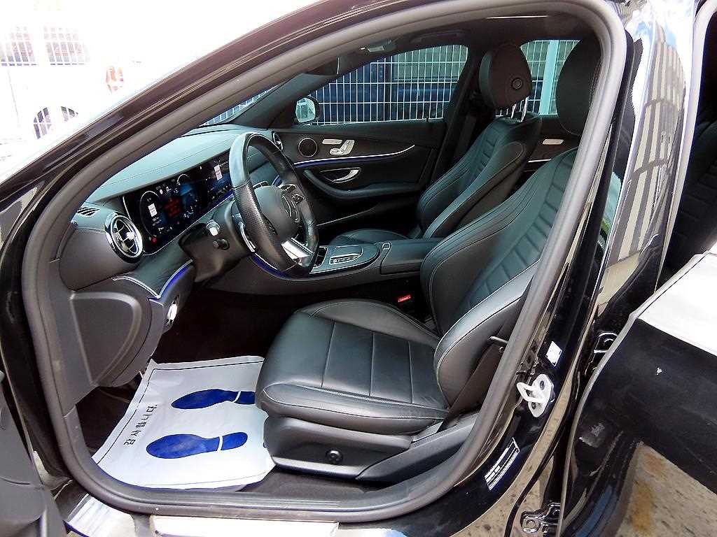 벤츠 E 클래스 E-클래스 W213 E220d 4MATIC AMG라인 이미지 5