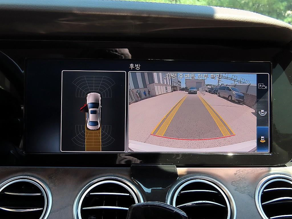 벤츠 E 클래스 E-클래스 W213 E220d 익스클루시브 이미지 15