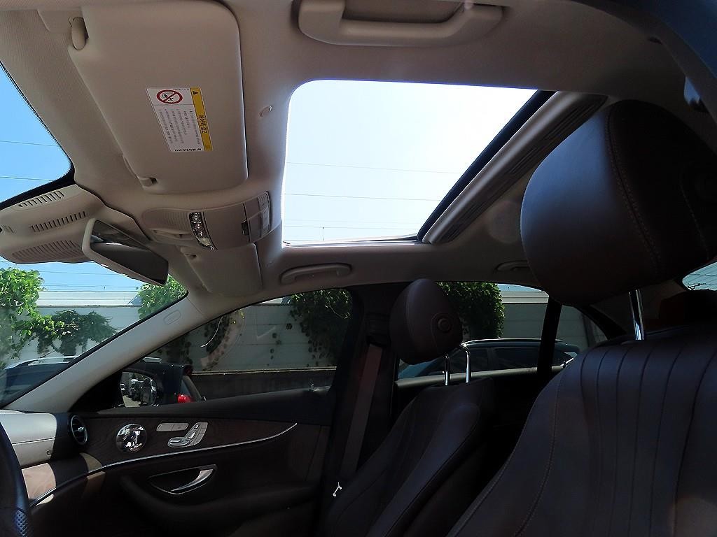 벤츠 E 클래스 E-클래스 W213 E220d 익스클루시브 이미지 17