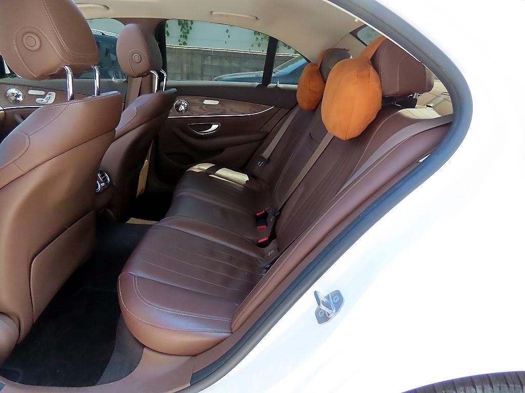 벤츠 E 클래스 E-클래스 W213 E220d 익스클루시브 이미지 6