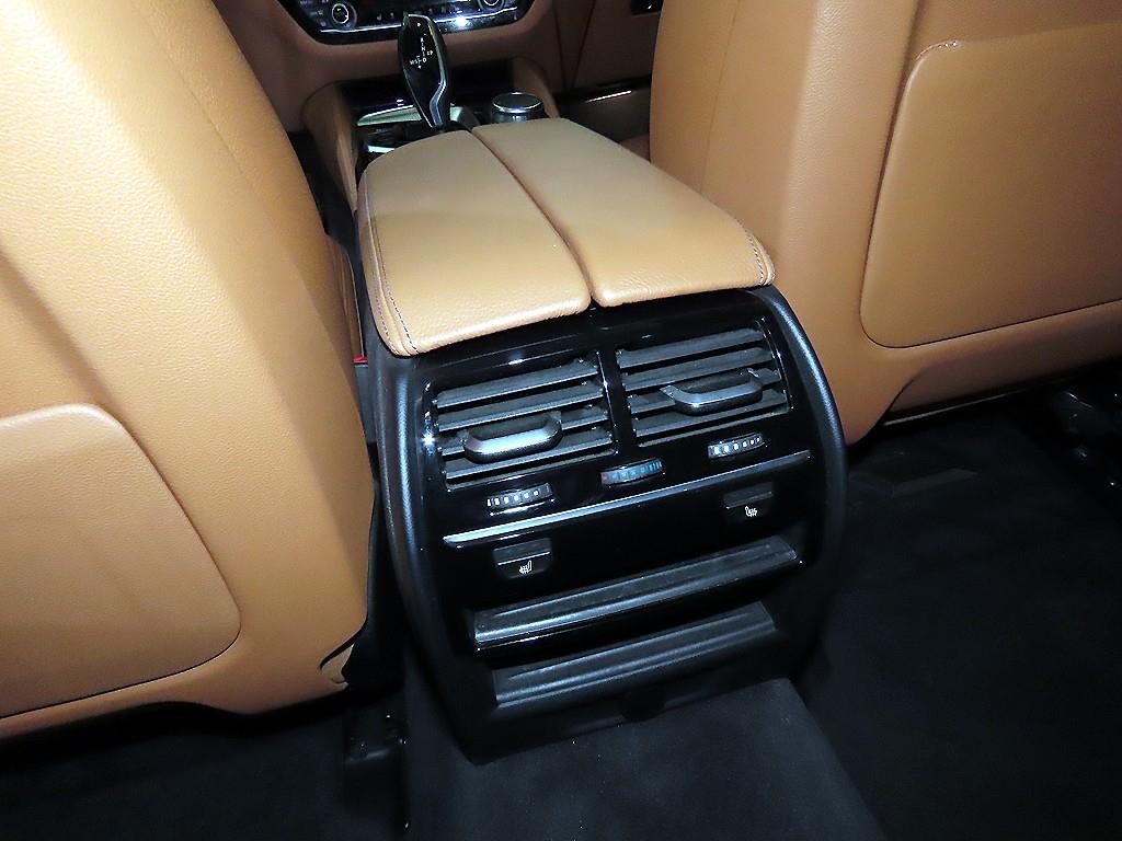 BMW 5시리즈 5시리즈 (G30) 520d 럭셔리 스페셜 에디션 이미지 15