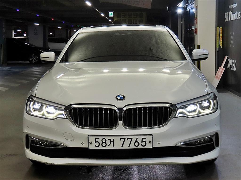 BMW 5시리즈 5시리즈 (G30) 520d 럭셔리 스페셜 에디션 이미지 2