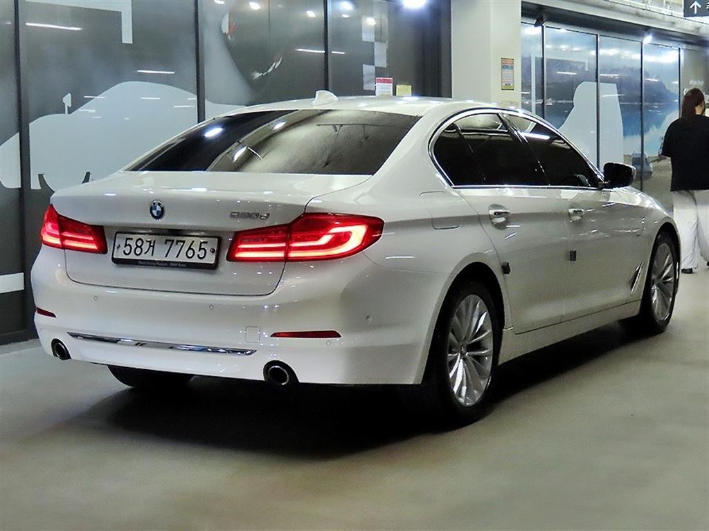 BMW 5시리즈 5시리즈 (G30) 520d 럭셔리 스페셜 에디션 이미지 4