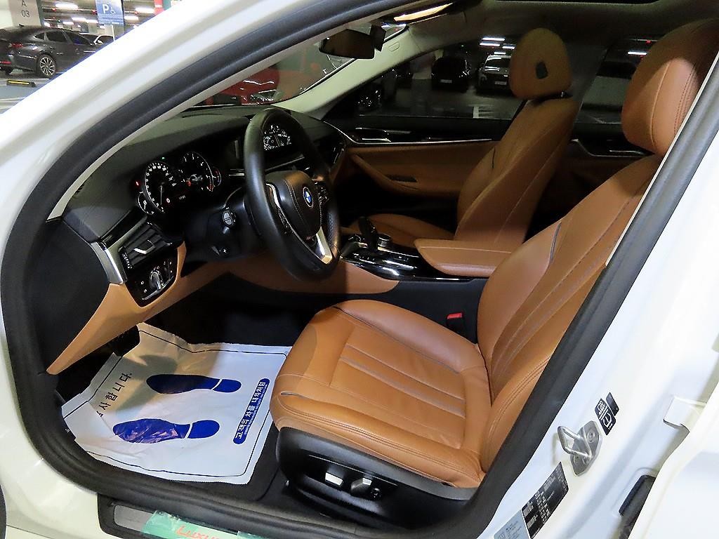 BMW 5시리즈 5시리즈 (G30) 520d 럭셔리 스페셜 에디션 이미지 6