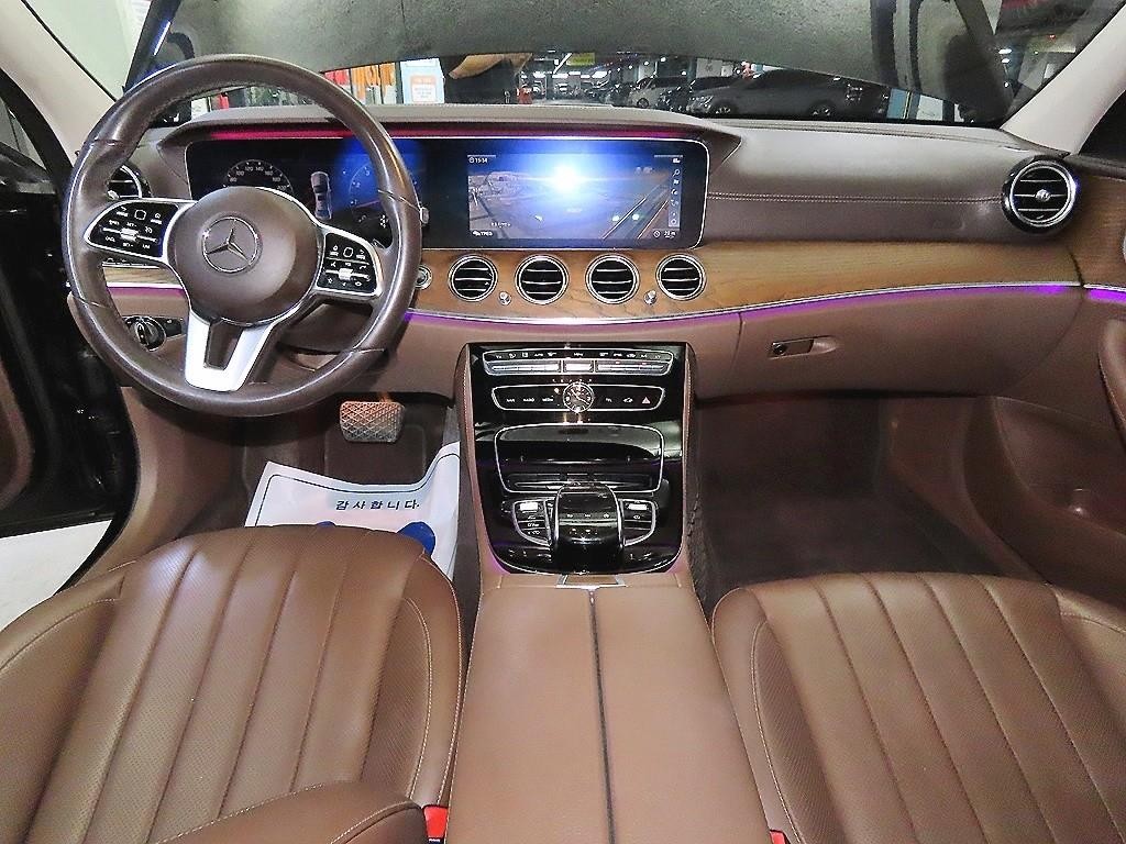 벤츠 E 클래스 E-클래스 W213 E300 4MATIC 아방가르드 이미지 10
