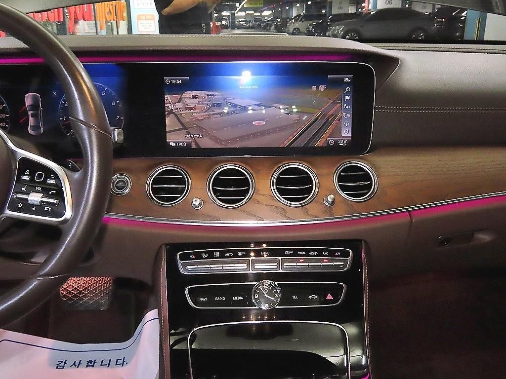 벤츠 E 클래스 E-클래스 W213 E300 4MATIC 아방가르드 이미지 11