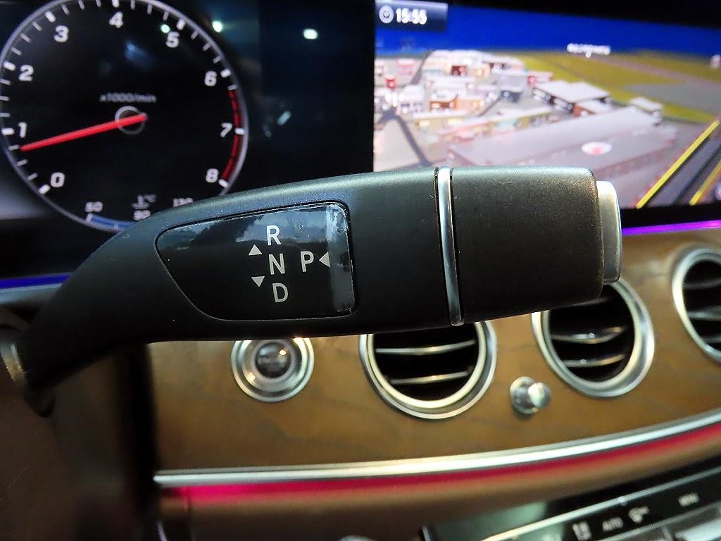 벤츠 E 클래스 E-클래스 W213 E300 4MATIC 아방가르드 이미지 12
