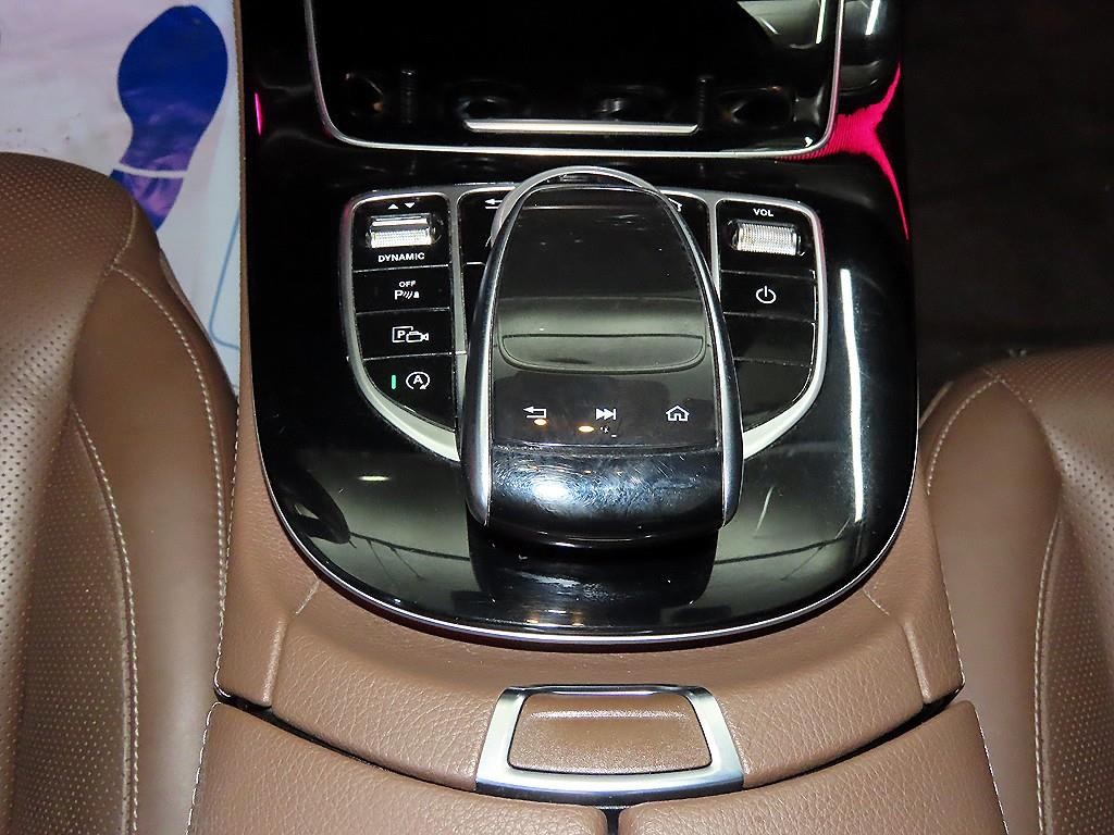 벤츠 E 클래스 E-클래스 W213 E300 4MATIC 아방가르드 이미지 13