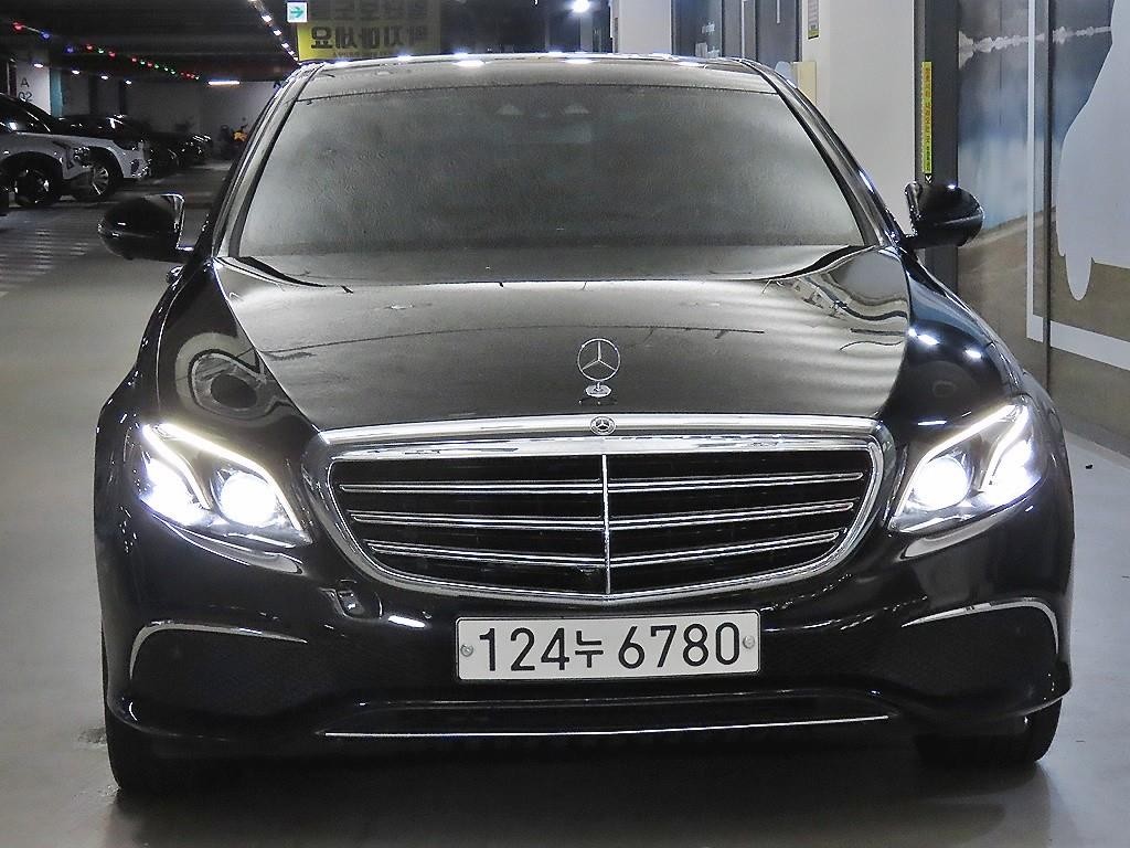 벤츠 E 클래스 E-클래스 W213 E300 4MATIC 아방가르드 이미지 2