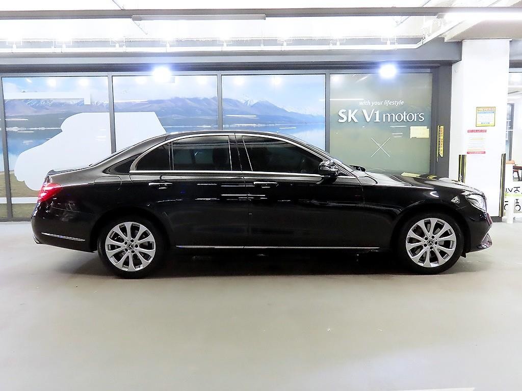 벤츠 E 클래스 E-클래스 W213 E300 4MATIC 아방가르드 이미지 3