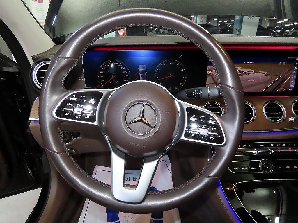 벤츠 E 클래스 E-클래스 W213 E300 4MATIC 아방가르드 이미지 8