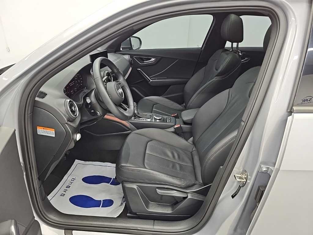 아우디 Q2 35 TDI 프리미엄 이미지 11