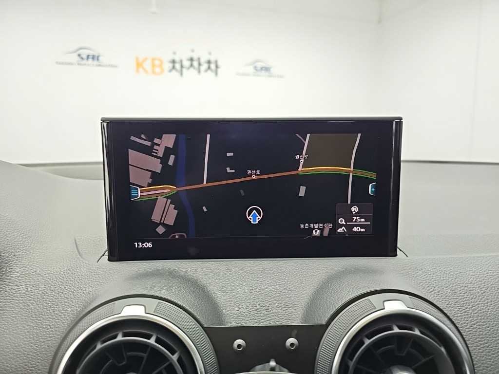 아우디 Q2 35 TDI 프리미엄 이미지 14