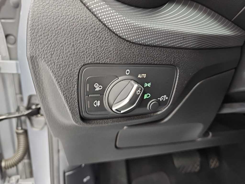 아우디 Q2 35 TDI 프리미엄 이미지 18