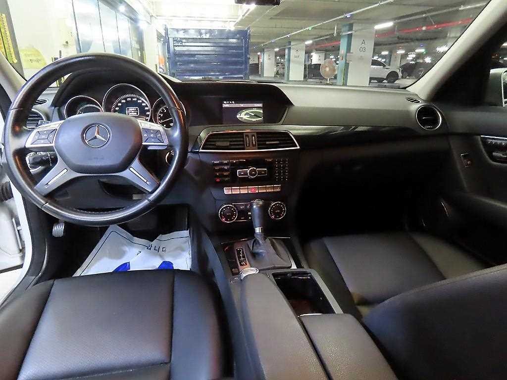 벤츠 C 클래스 C클래스 W204 C200 CGI 이미지 10