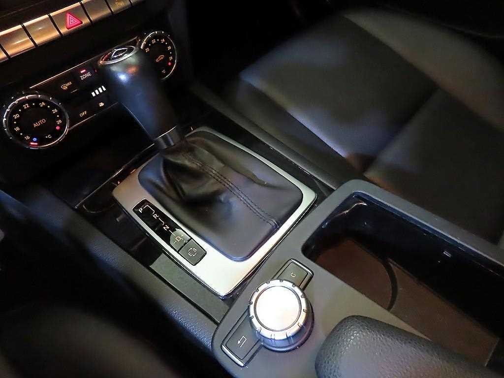 벤츠 C 클래스 C클래스 W204 C200 CGI 이미지 12