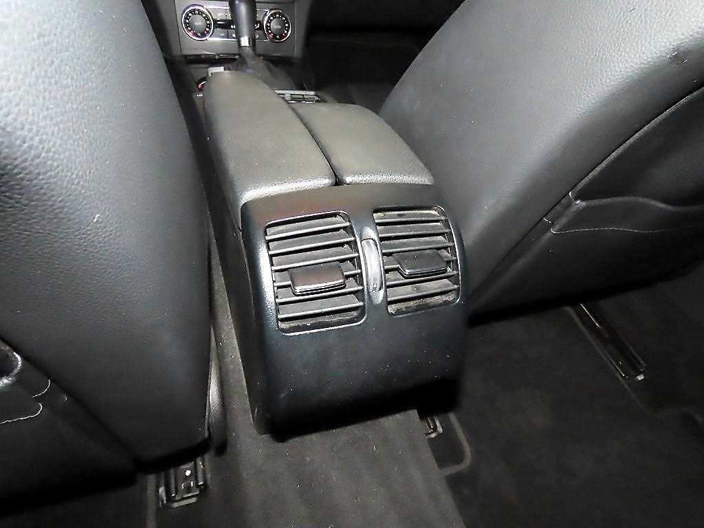벤츠 C 클래스 C클래스 W204 C200 CGI 이미지 15