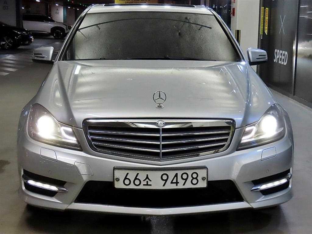 벤츠 C 클래스 C클래스 W204 C200 CGI 이미지 2