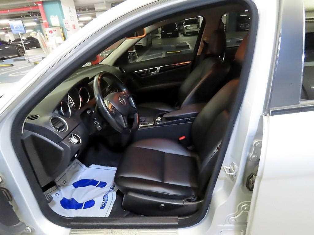 벤츠 C 클래스 C클래스 W204 C200 CGI 이미지 6