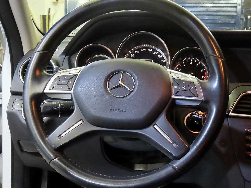 벤츠 C 클래스 C클래스 W204 C200 CGI 이미지 8
