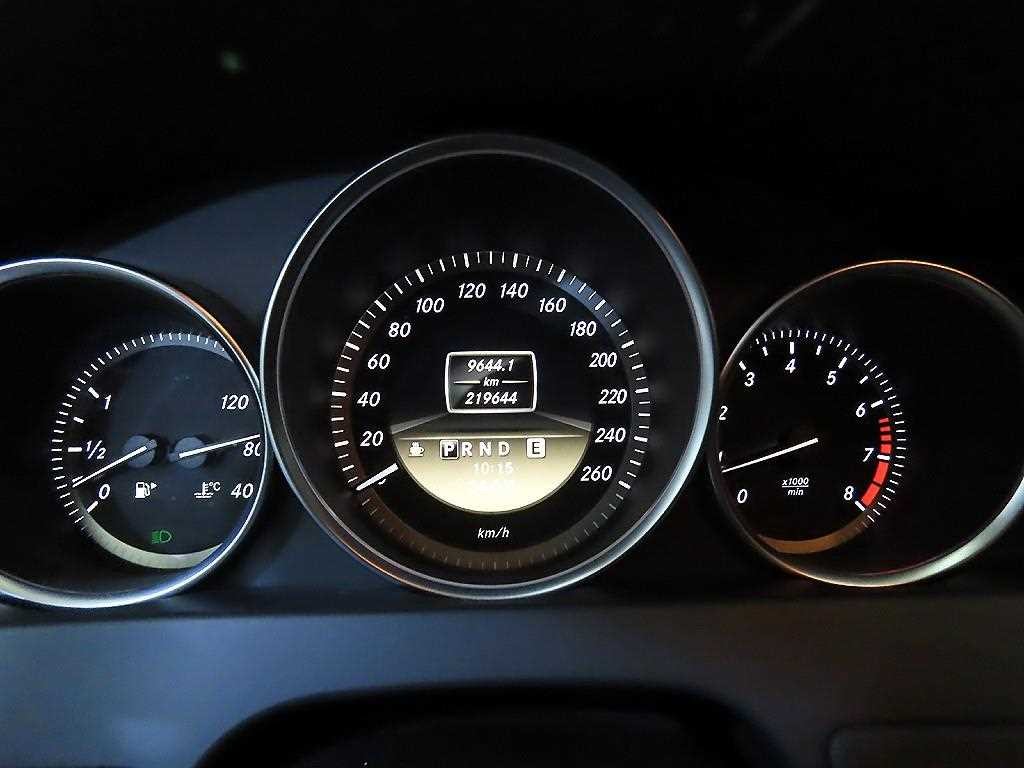 벤츠 C 클래스 C클래스 W204 C200 CGI 이미지 9
