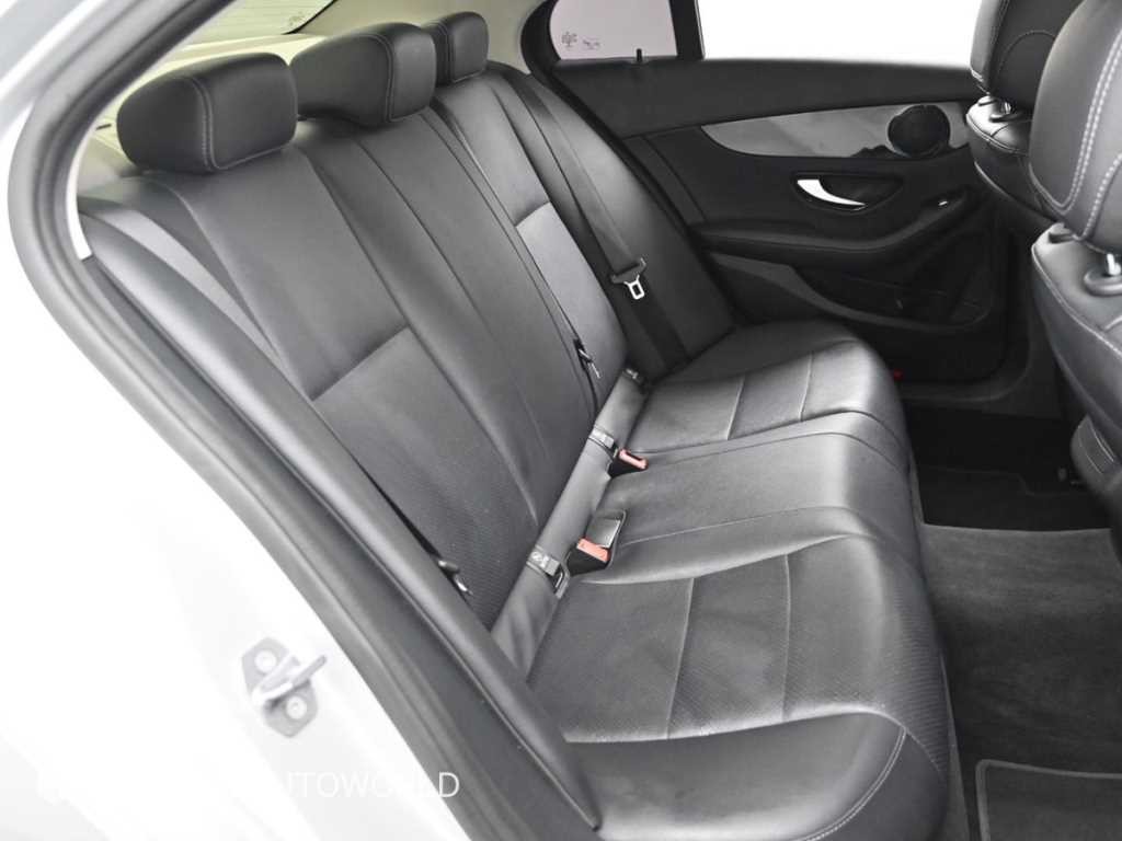벤츠 C 클래스 C클래스 W205 C200 d 이미지 12