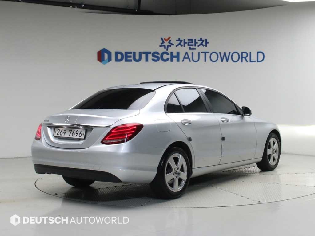 벤츠 C 클래스 C클래스 W205 C200 d 이미지 2