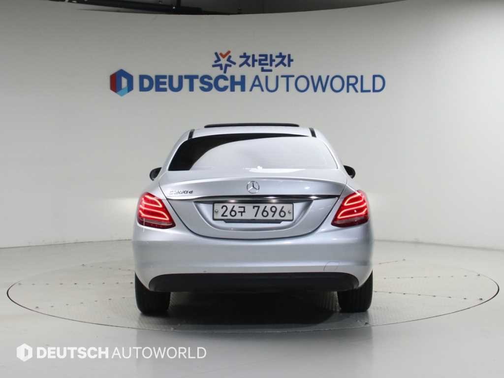 벤츠 C 클래스 C클래스 W205 C200 d 이미지 4