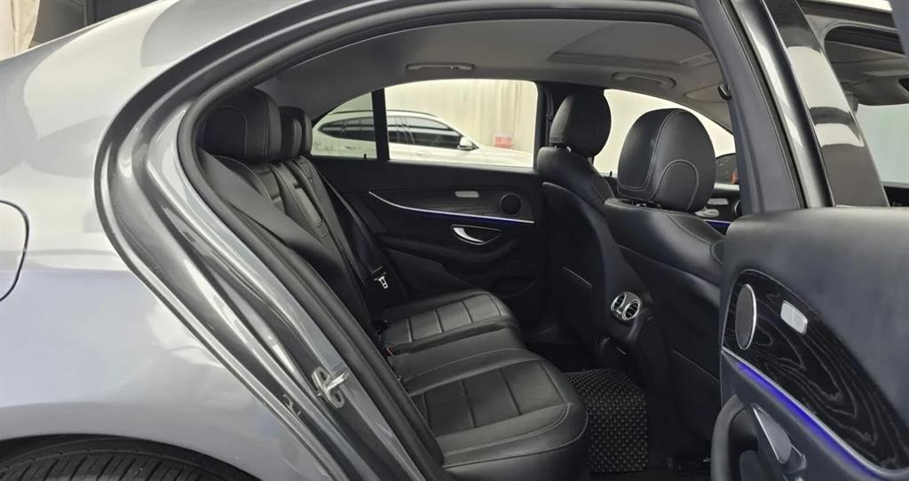 벤츠 E 클래스 E-클래스 W213 E220d 아방가르드 이미지 12
