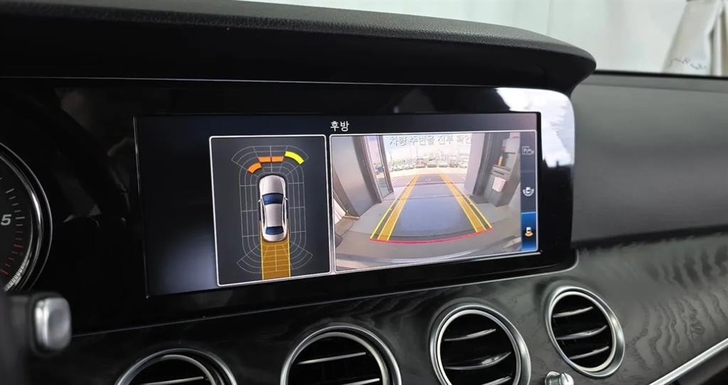 벤츠 E 클래스 E-클래스 W213 E220d 아방가르드 이미지 14