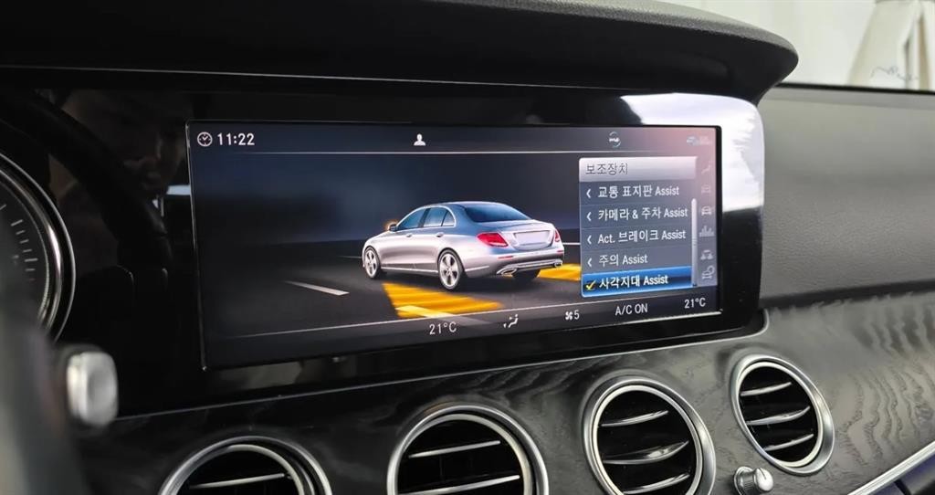 벤츠 E 클래스 E-클래스 W213 E220d 아방가르드 이미지 15