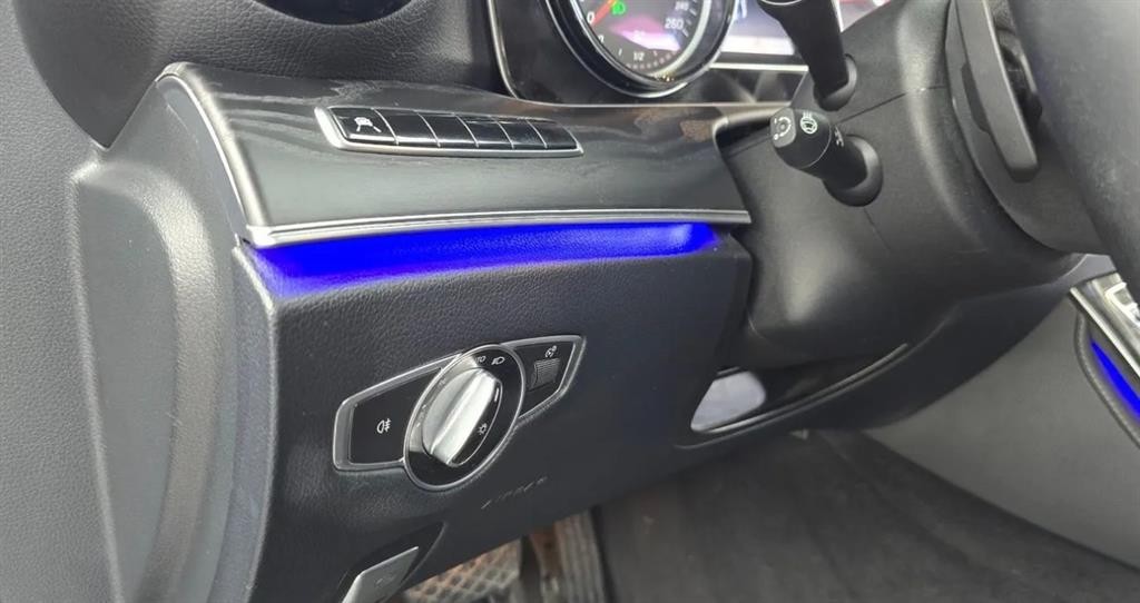 벤츠 E 클래스 E-클래스 W213 E220d 아방가르드 이미지 17