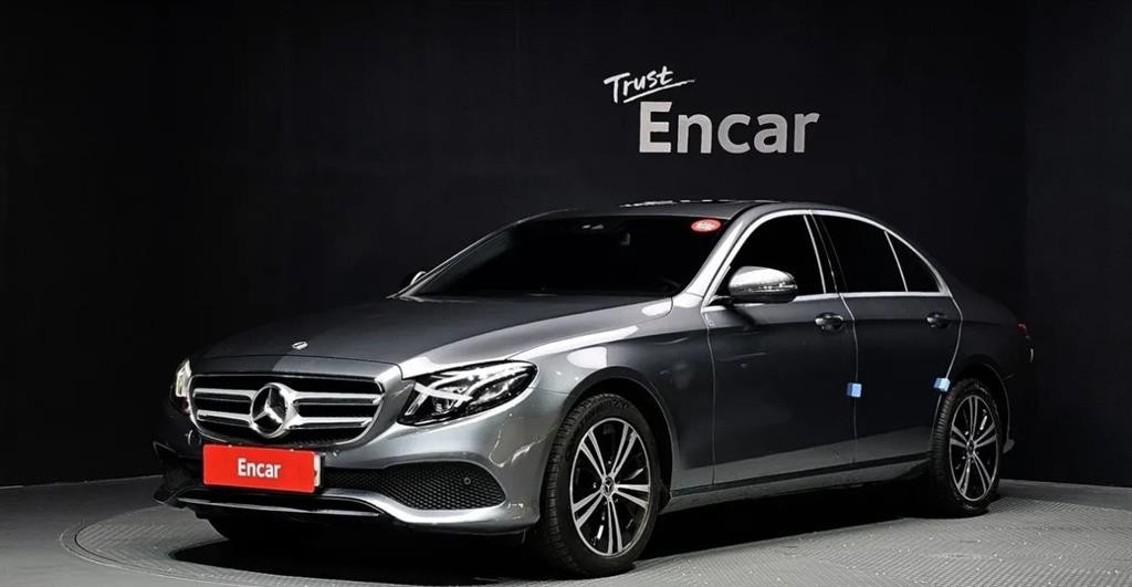 벤츠 E 클래스 E-클래스 W213 E220d 아방가르드 이미지 2