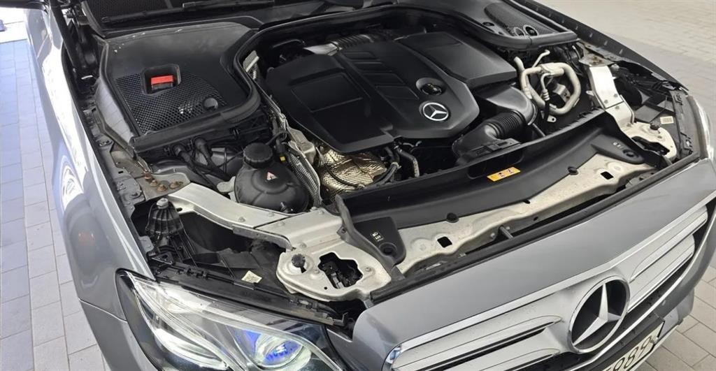 벤츠 E 클래스 E-클래스 W213 E220d 아방가르드 이미지 5