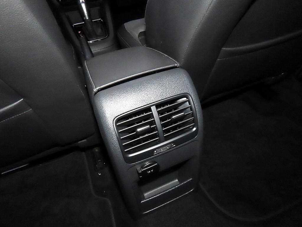 폭스바겐 제타 뉴 제타 2.0 TDI 블루모션 이미지 16