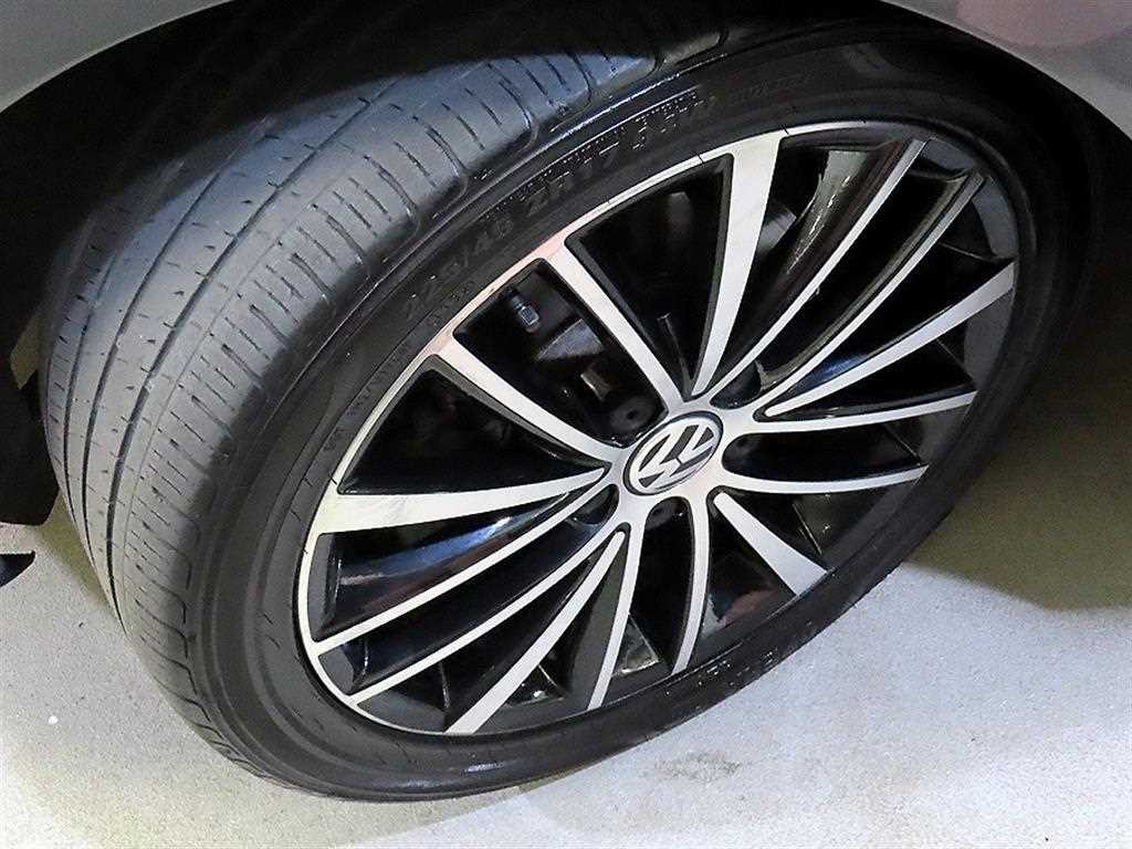 폭스바겐 제타 뉴 제타 2.0 TDI 블루모션 이미지 18