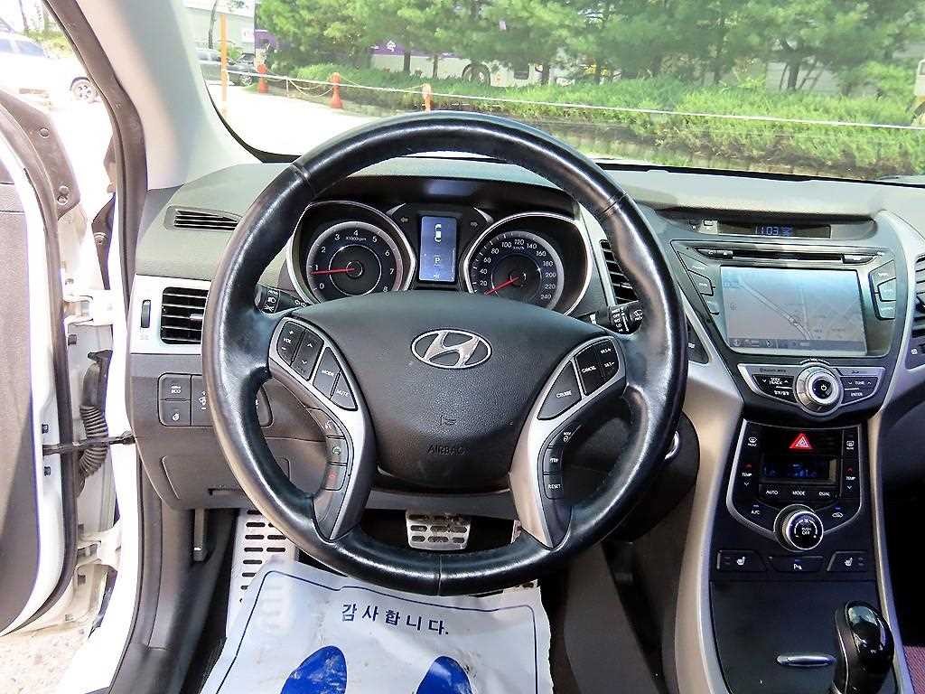 현대 아반떼 더 뉴 아반떼 1.6 GDI 프리미엄 기본형 이미지 8