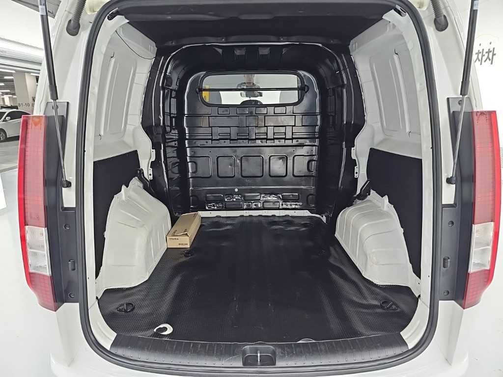 현대 스타리아 2WD 디젤 카고 스마트 5인승 이미지 17