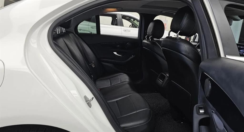 벤츠 C 클래스 C클래스 W205 C200 d 이미지 11