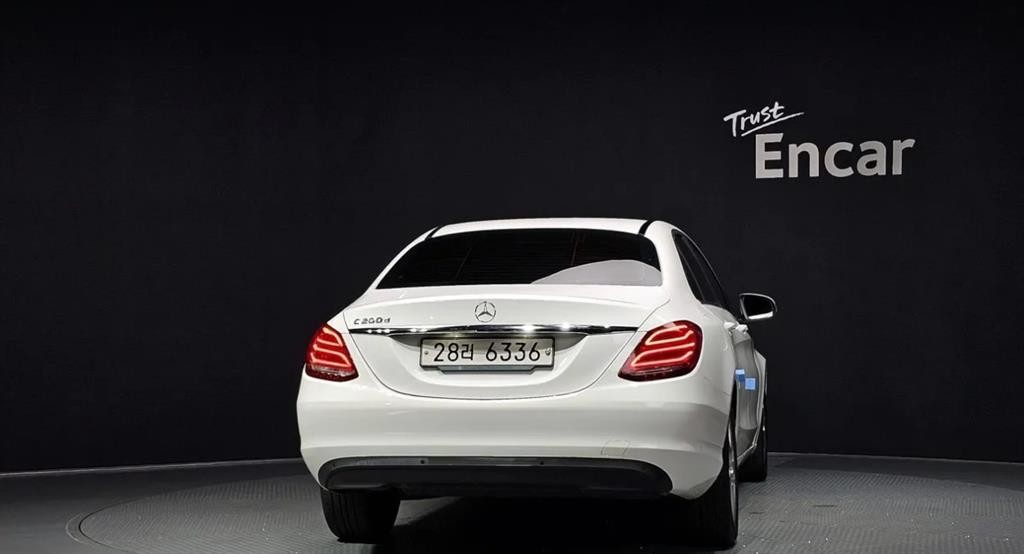 벤츠 C 클래스 C클래스 W205 C200 d 이미지 20